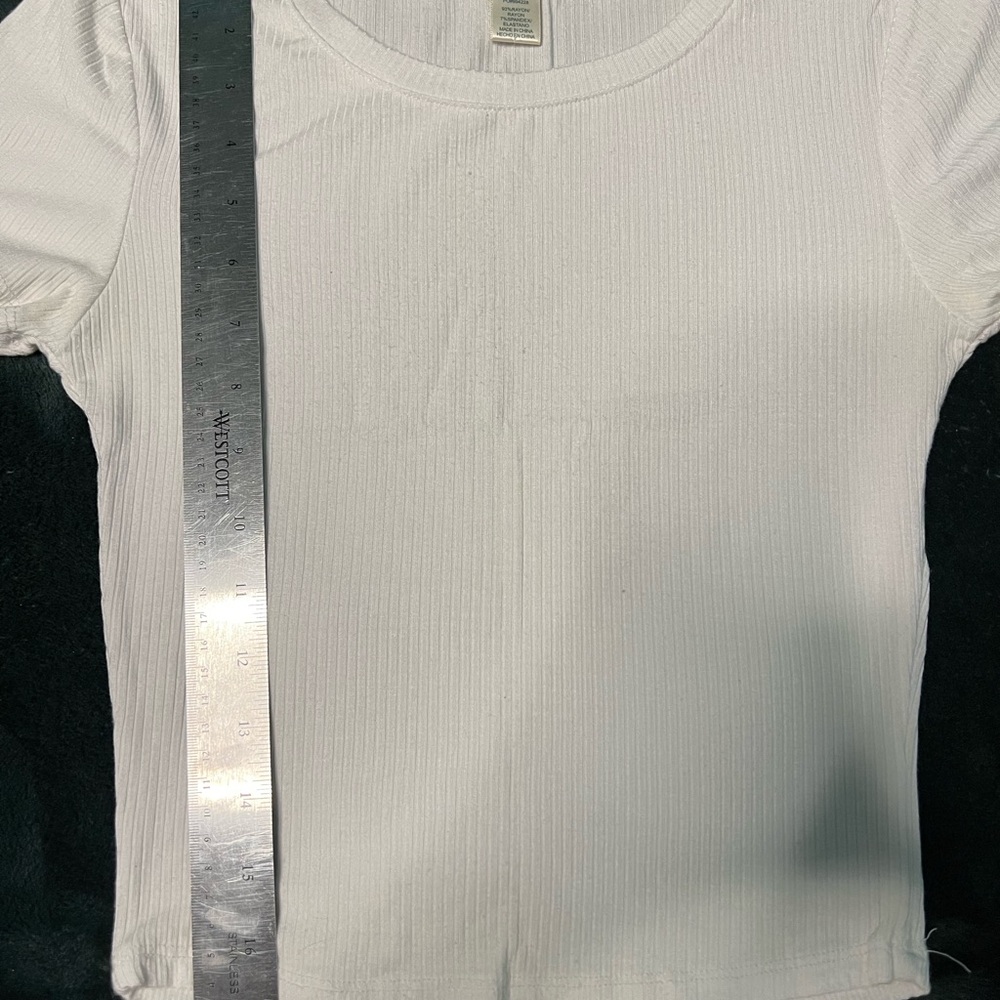 White Ribbed Short Sleeve Top - Picture 2 of 3